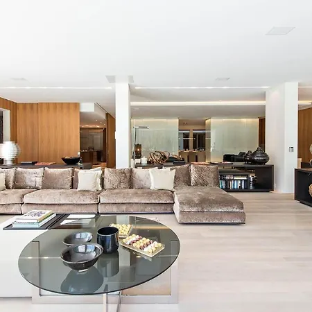 Centrale With Picturesque Lake Views Holiday home St. Moritz