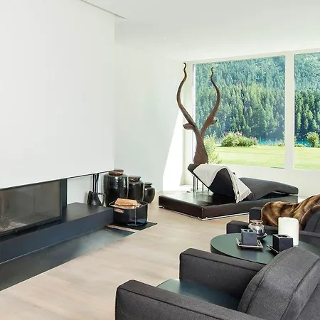 Centrale With Picturesque Lake Views Holiday home